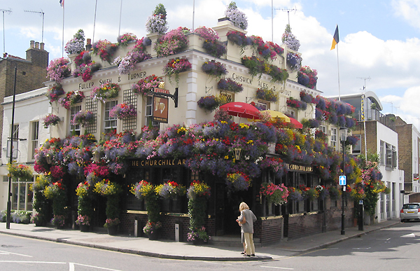 Churchill Arms: Το πιο… ανθισμένο ευρωπαϊκό cafe! - Εικόνα 4