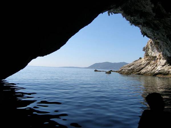8 πανέμορφες θαλασσοσπηλιές της Ελλάδας - Εικόνα 3