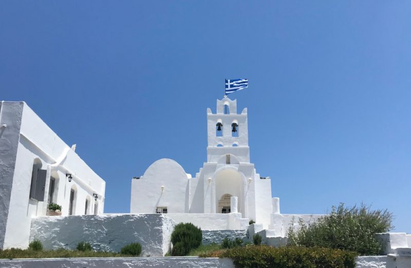 Perierga.gr-Το μοναστήρι της Χρυσοπηγής στη Σίφνο