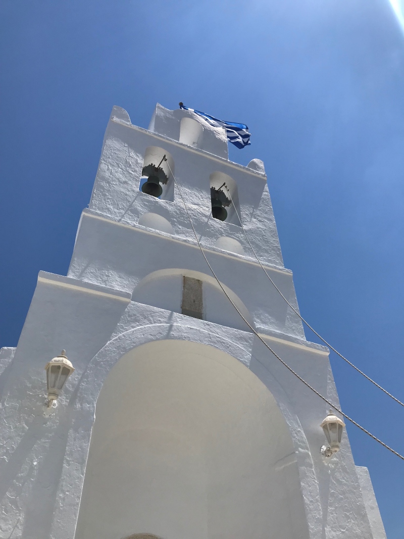 Perierga.gr-Το μοναστήρι της Χρυσοπηγής στη Σίφνο