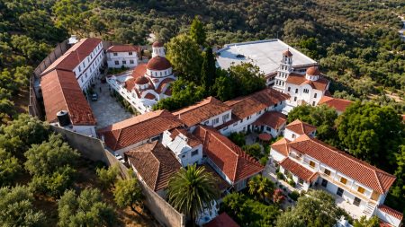 Ιερά Μονή Αγίου Ραφαήλ στη Λέσβο: Η ιστορία του παγκόσμιου προσκυνήματος