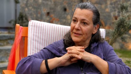 Η Δήμητρα Σωτηριάδου εγκατέλειψε τη δημοσιογραφία και τη ζωή στην Αθήνα για έναν ελαιώνα στο Ρέθυμνο