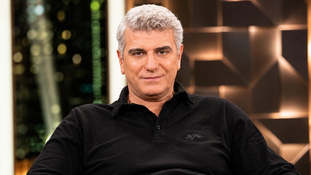 Βλαδίμηρος Κυριακίδης: «Η παιδική μου ηλικία ήταν καταθλιπτική, εφηύρα το χιούμορ για να ξεπεράσω τα προβλήματα»