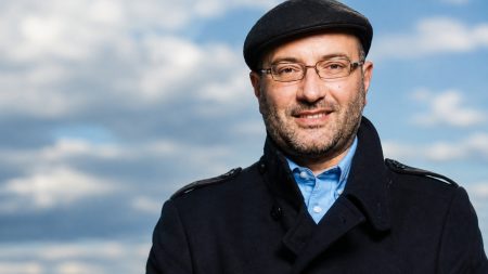 Σάκης Αρναούτογλου: Η συγκινητική εξομολόγηση για την υιοθεσία του γιου του, Τηλέμαχου