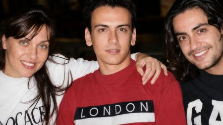 Θάνος Κιούσης: Η φωτογραφία από τα 90s με την Καίτη Γαρμπή και τον Διονύση Σχοινά