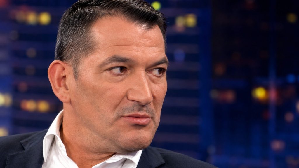 Ο Πύρρος Δήμας εξηγεί γιατί η κόρη του επέλεξε να αλλάξει το επίθετό της