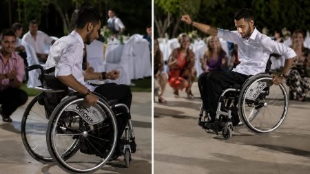 Ο Μανώλης παραδίδει μαθήματα ζωής χορεύοντας ζεϊμπέκικο σε αναπηρικό αμαξίδιο