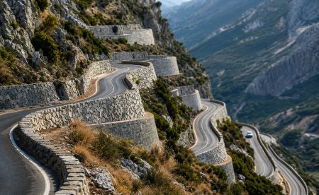 Από το Τούνελ της Αγάπης έως τις σκάλες της Χαβάης: 10 διαδρομές με μοναδική ομορφιά