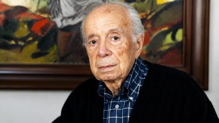 Αντώνης Σαμαράκης: Ο συγγραφέας που έκανε τη διεθνή λογοτεχνία να μιλάει ελληνικά