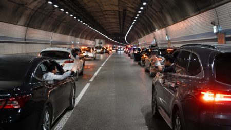 Μάθημα οδικής συμπεριφοράς από τη Νότια Κορέα: Πώς αντέδρασαν οι οδηγοί σε ένα ατύχημα σε τούνελ
