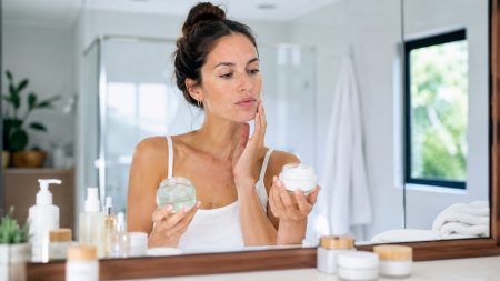 Πώς να επιλέξετε την κατάλληλη ενυδατική κρέμα για τον τύπο δέρματός σας