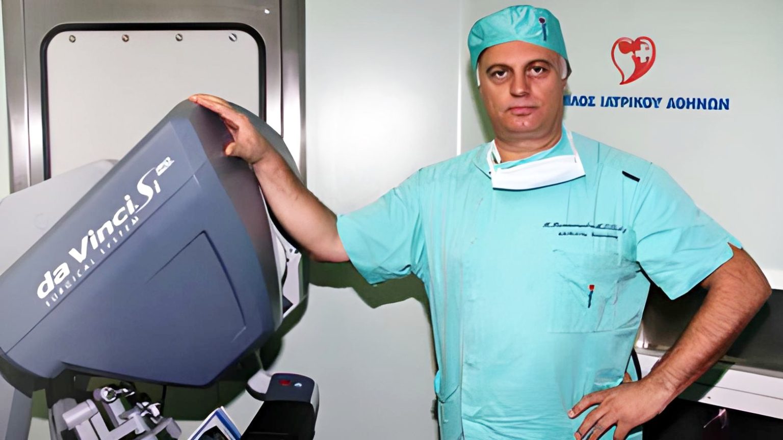 Ο ρόλος του Κωνσταντίνου Κωνσταντινίδη στη διάδοση της ρομποτικής χειρουργικής στην Ελλάδα