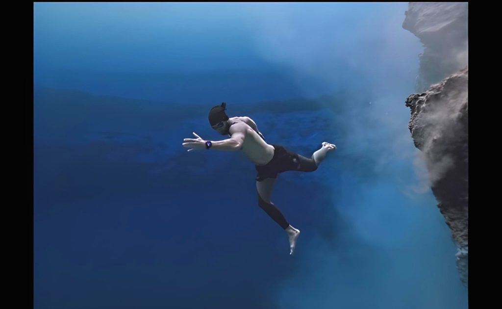 Ρεκόρ ελεύθερης κατάδυσης: Δύτης κράτησε την αναπνοή του για σχεδόν 29 λεπτά, σύμφωνα με επίσημες μετρήσεις