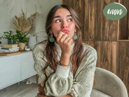 Συχνή χρήση εκφράσεων όπως «εε» και «εμ»: Τι σημαίνει και πώς να το διαχειριστείς στην ομιλία σου