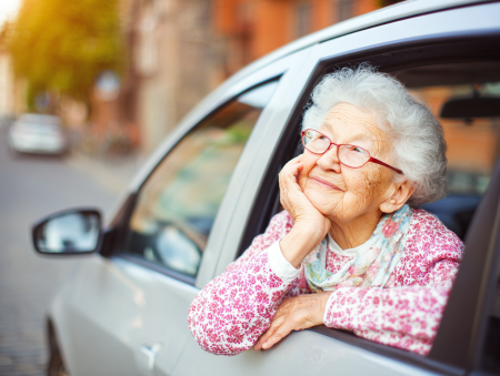 Μέχρι ποια ηλικία μπορεί κάποιος να οδηγεί νόμιμα στην Ελλάδα
