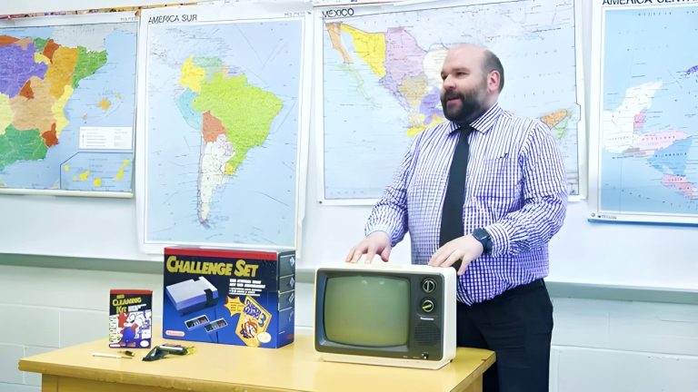 Δάσκαλος ζήτησε από μαθητές Γυμνασίου να συνδέσουν κονσόλα NES σε παλιά τηλεόραση