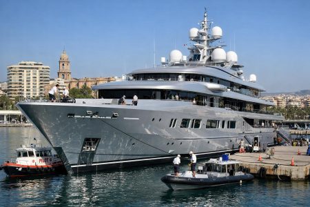 Dragonfly: Η υπερπολυτελής θαλαμηγός με τεράστια κατανάλωση ενέργειας