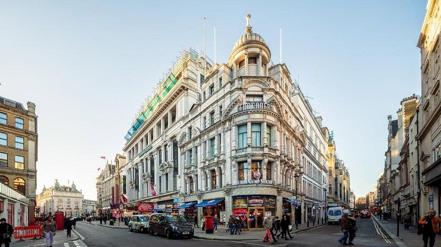 Οικονομική διαμονή στο κέντρο του Λονδίνου με τη φιλοσοφία των ιαπωνικών capsule hotels.