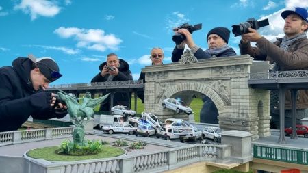 Πώς αναπαράγεται η σκηνή με τη σύγκρουση περιπολικού από το Taxi 2 σε μινιατούρα