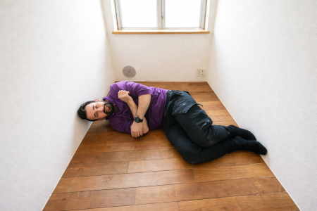 Πώς είναι η ζωή σε ένα από τα πιο στενά και μικροσκοπικά διαμερίσματα του Τόκιο