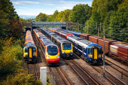 Πώς οκτώ τρένα κατάφεραν να διασταυρωθούν ταυτόχρονα σε ένα βίντεο σαράντα δευτερολέπτων.