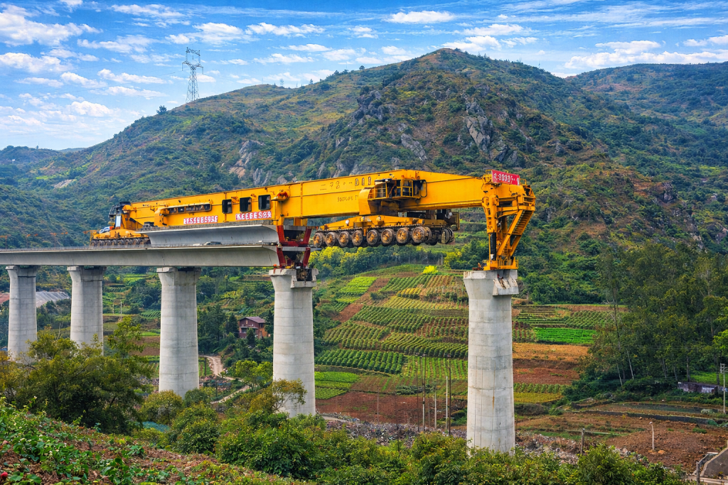 Πώς σηκώνεται μια γέφυρα με τη γιγαντιαία μηχανή SLJ900
