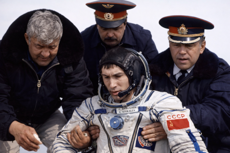 Σεργκέι Κρικάλεφ: Ο κοσμοναύτης που “ξεχάστηκε” στο διάστημα ενώ η χώρα του κατέρρεε.