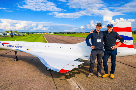 Το μεγαλύτερο τηλεκατευθυνόμενο Concorde στον κόσμο που εντυπωσιάζει τους πάντες